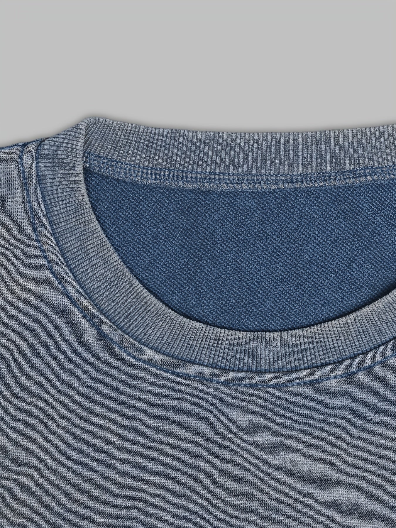 Unisex sweatshirt with cat sushi design, crew neck, long sleeves