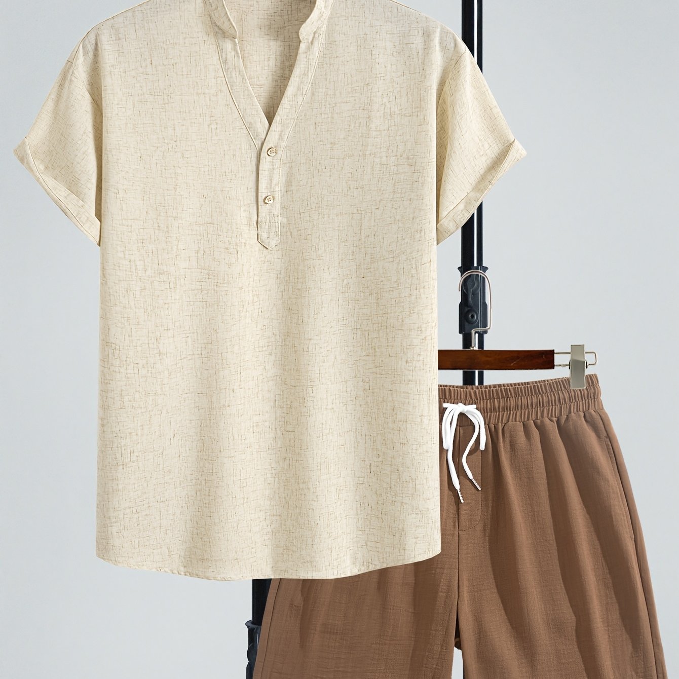 Men's Two-Piece Casual Set with Henley Shirt and Shorts – Modern Summer Outfit for Vacation & Everyday Wear