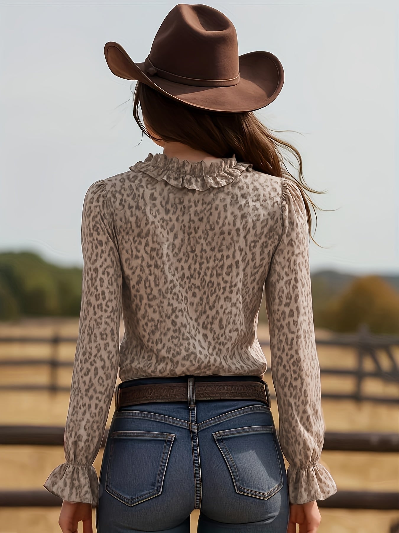 Women's blouse with leopard print and ruffled collar – elegant V-neck, perfect for casual wear and special occasions