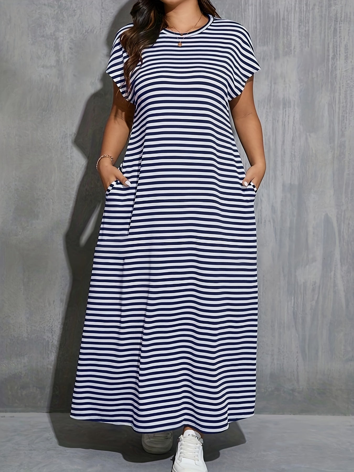 Women's maxi dress with stripe pattern, casual-elegant, for everyday and leisure use
