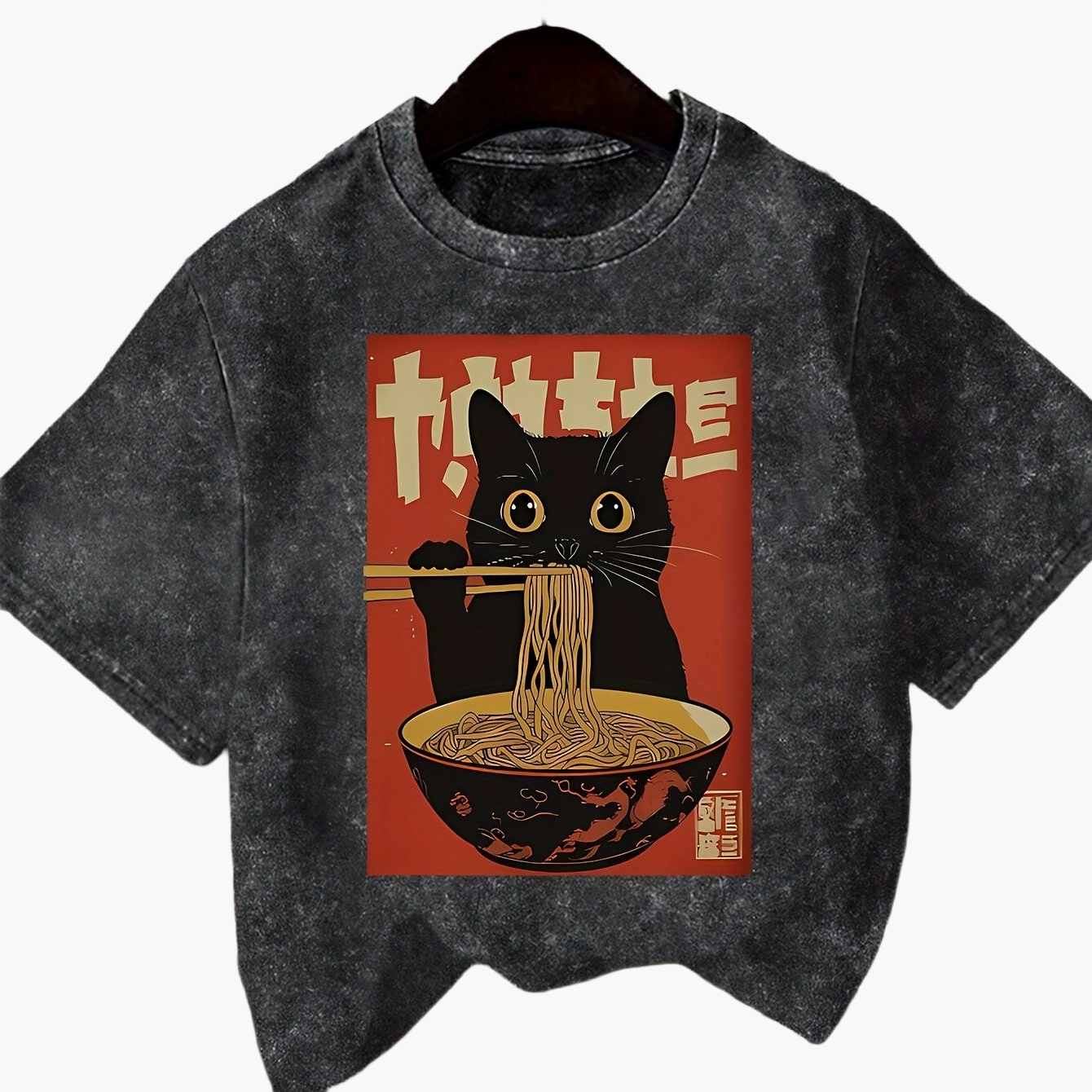 Women's Vintage T-Shirt with Cat and Ramen Print – Funny Graphic Shirt for Casual and Streetwear