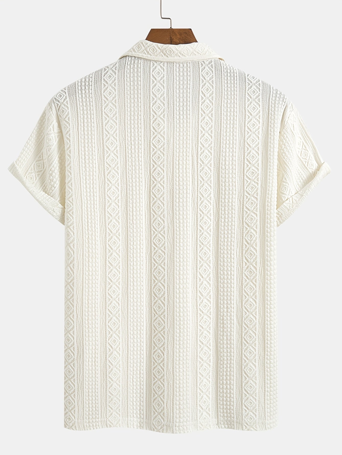 Men's polo shirt with geometric embroidery and texture – modern casual design