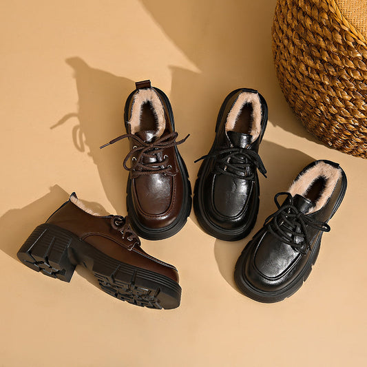 Platform Derby shoes with lining, lacing, and a treaded heel