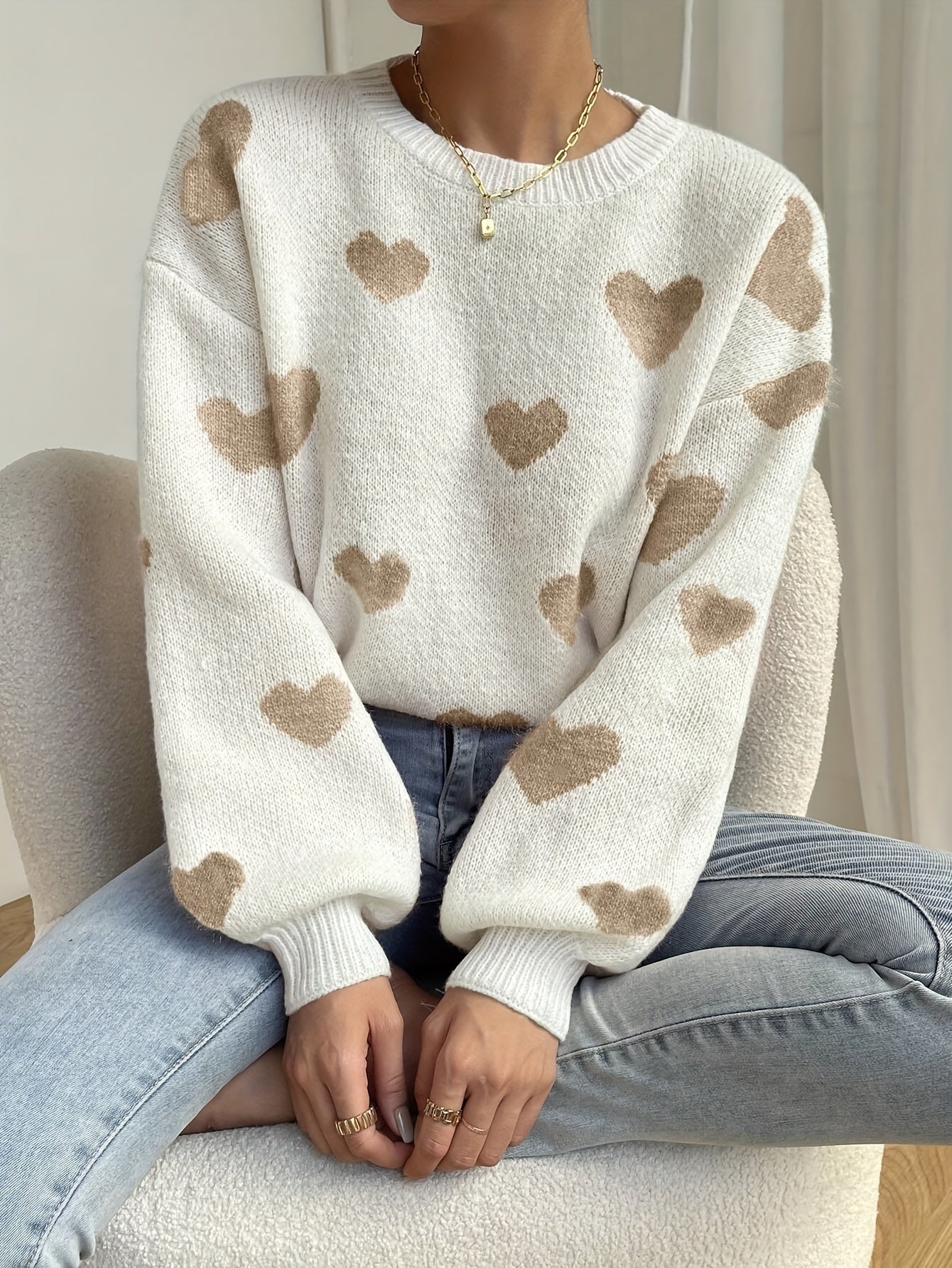 Women's sweater with heart pattern, crew neck, long-sleeve knit sweater