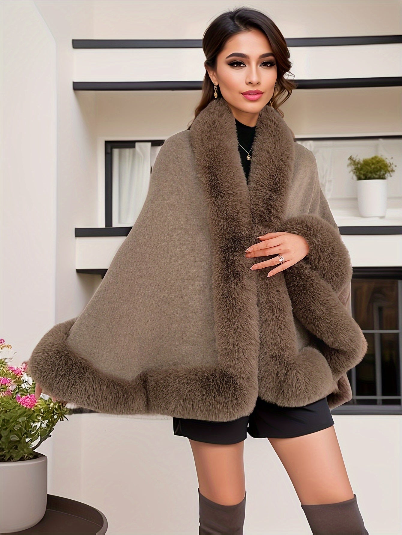 Women's cape with faux fur trim - Warm poncho design