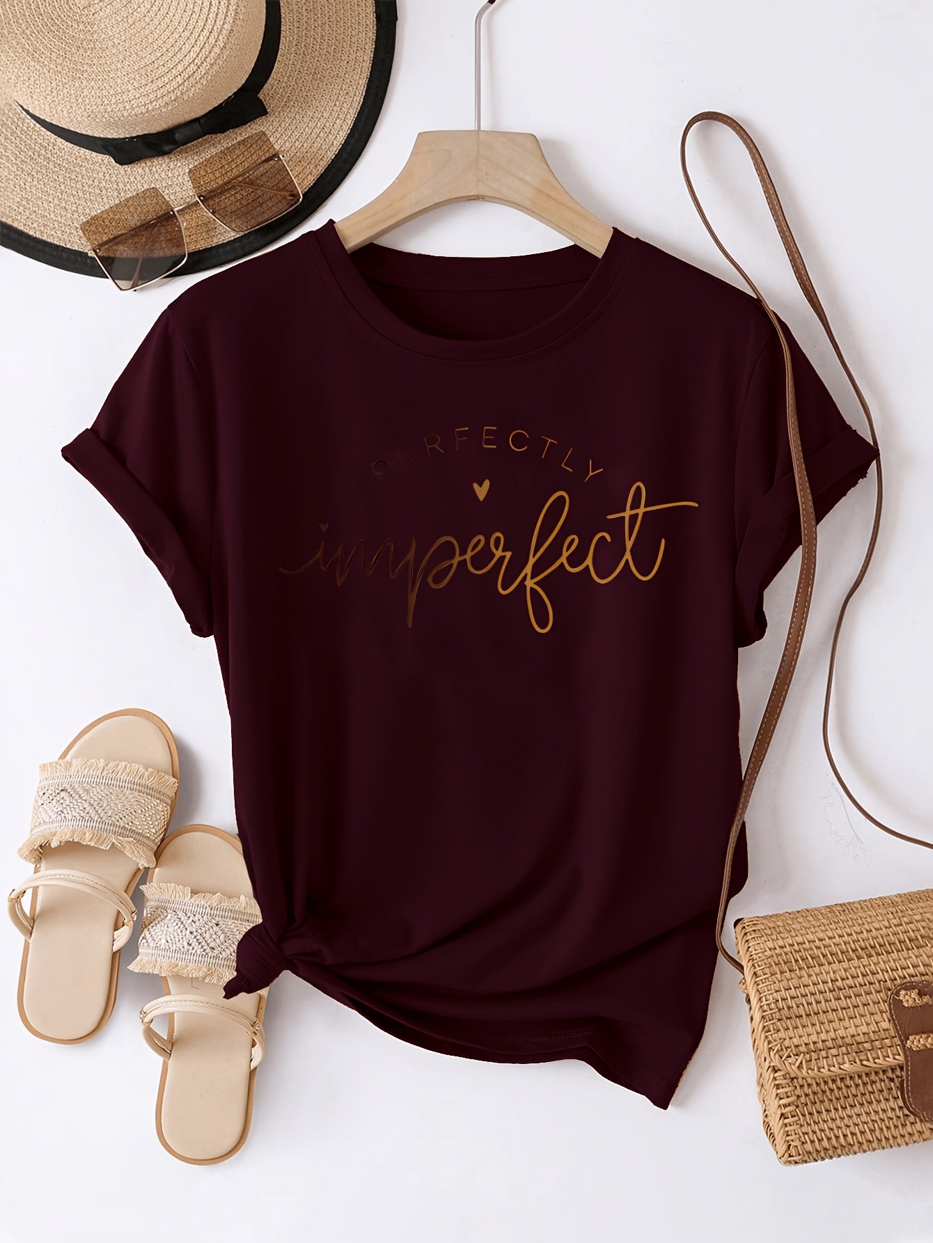 Women's T-shirt with 'Perfectly Imperfect' Print – Casual Style, Motivational Design, Everyday & Leisure