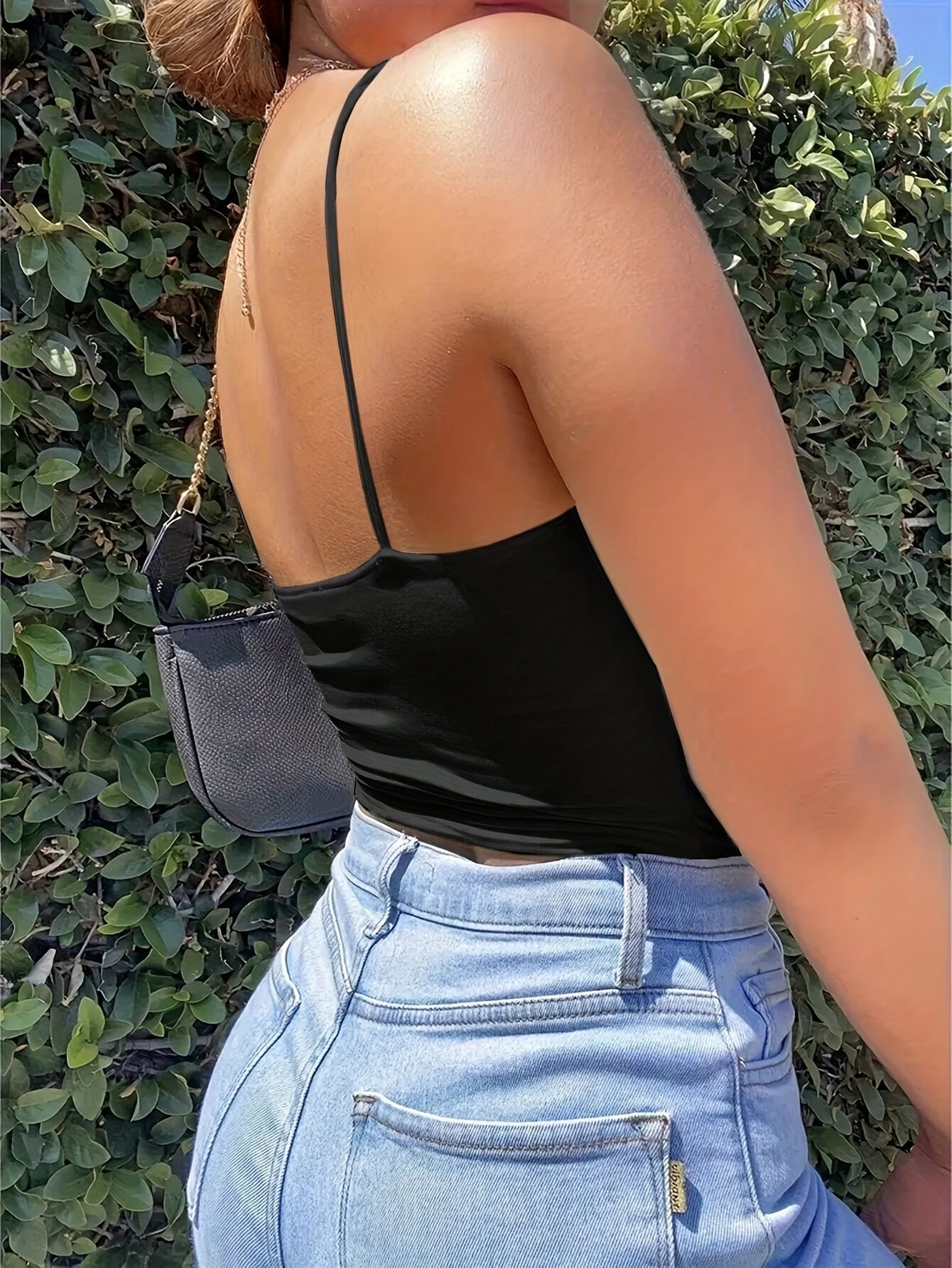 Women's Crop Top with Cut-Out and Front Bow – Fashionable Spaghetti Strap Top for Everyday and Going Out