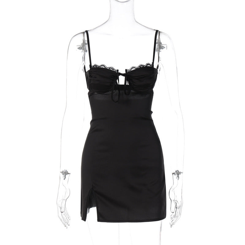 Katie – Sommerliches V-Ausschnitt Kleid mit Spitzenbesatz und Schlitz