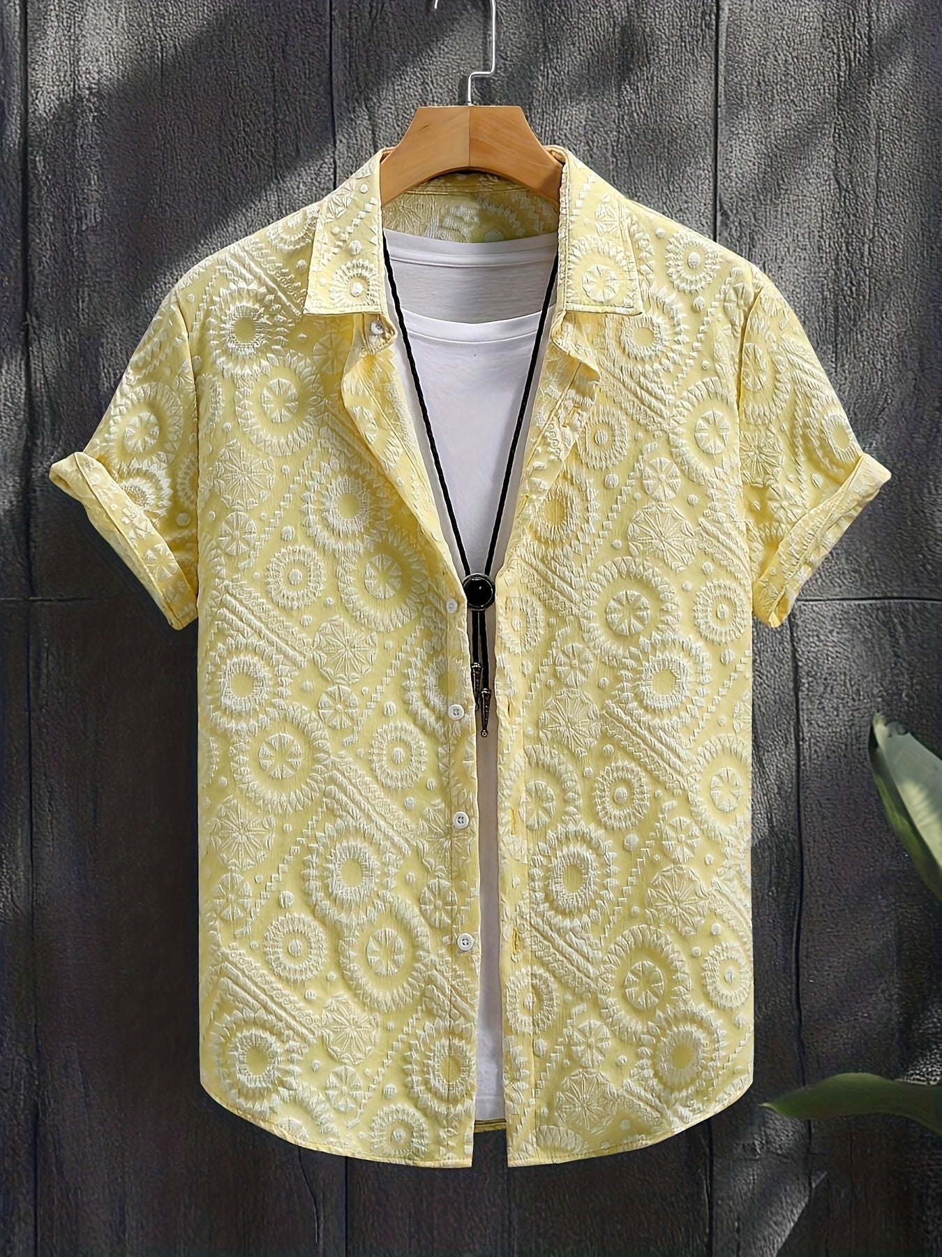Men's Resort Short-Sleeve Shirt with Modern Medallion Pattern – Stylish Casual Shirt for Summer & Vacation
