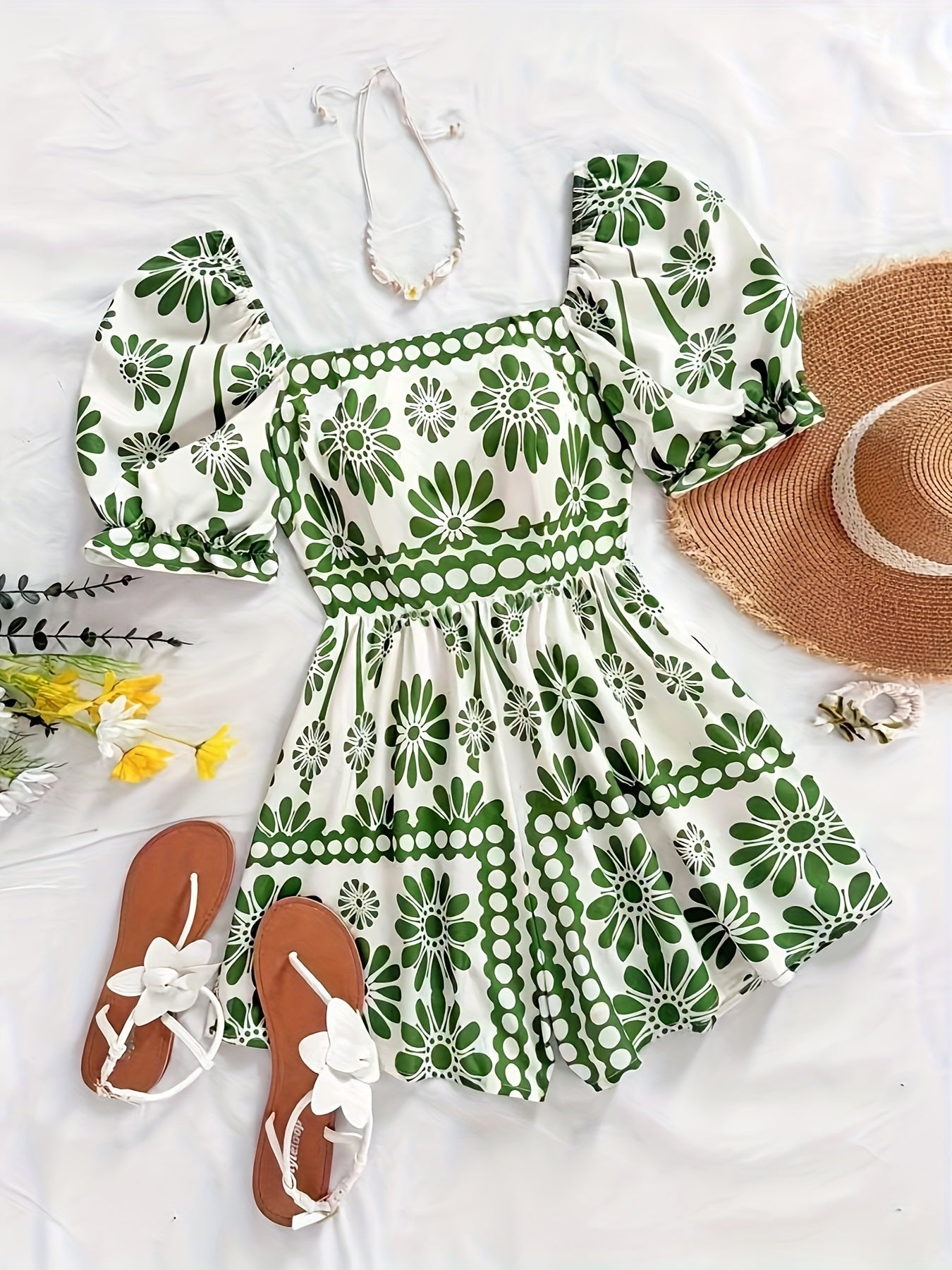 Women's jumpsuit with puff sleeves and vintage floral pattern – elegant one-piece for summer and leisure