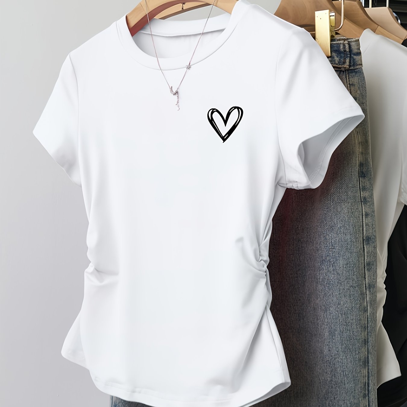 Women's T-shirt with Heart Print – Fashionable Summer Top, Fitted, Short Sleeve, Casual & Leisure Look