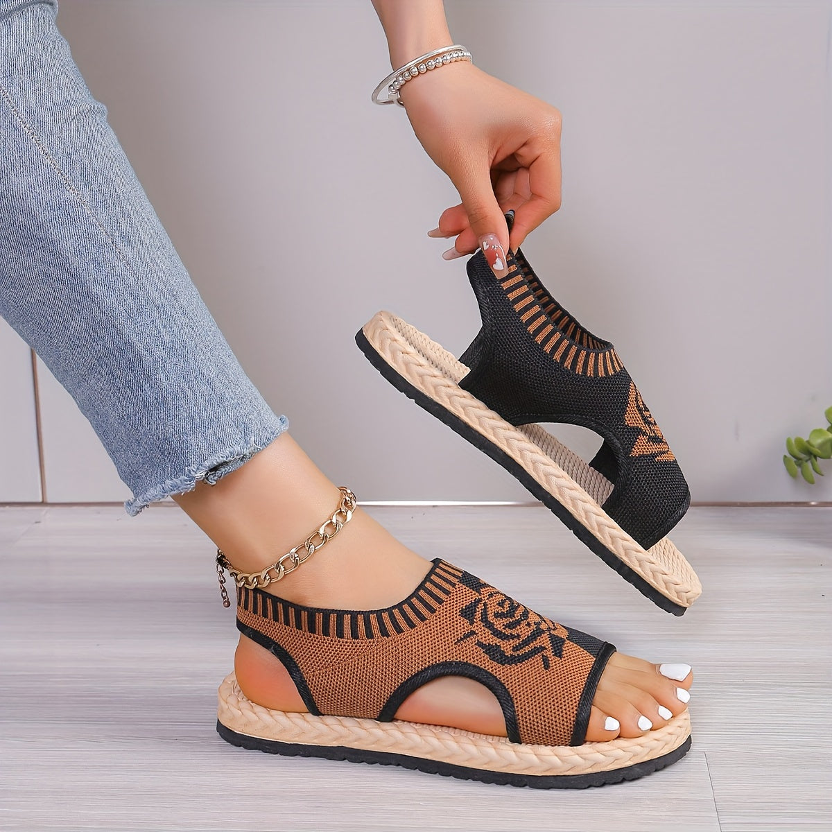 Damen Sommer-Sandalen mit Blumenmuster – Bequeme Freizeitschuhe mit offener Spitze