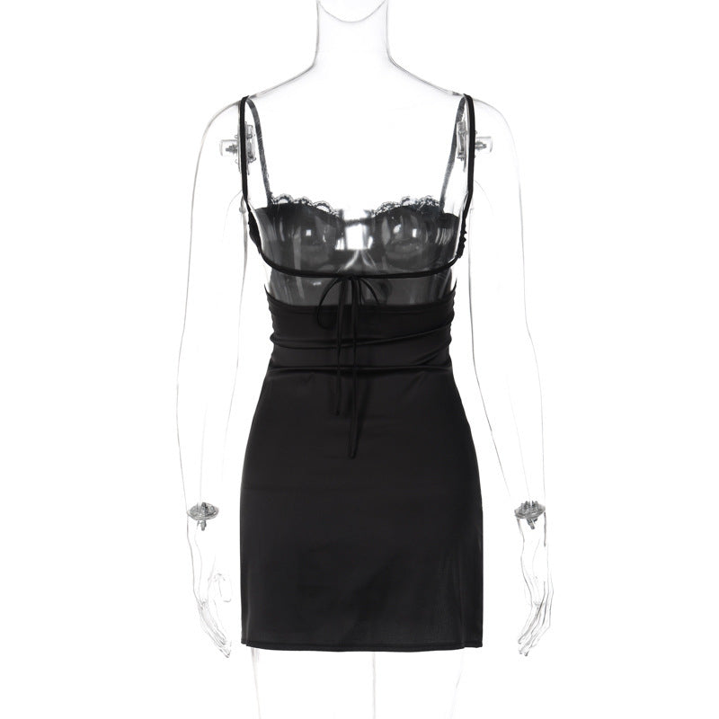 Katie – Sommerliches V-Ausschnitt Kleid mit Spitzenbesatz und Schlitz