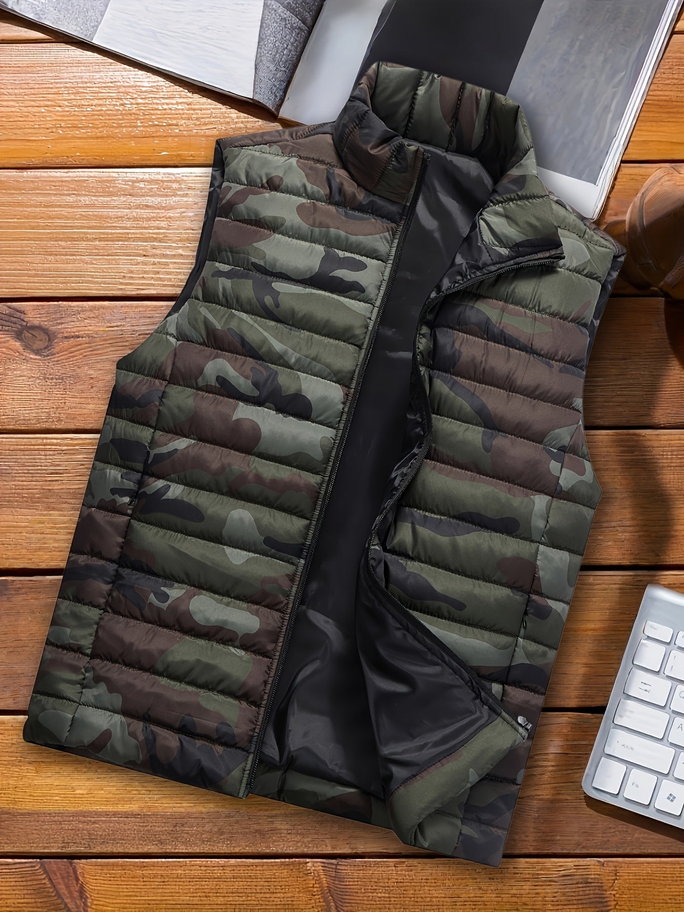 Unisex quilted camouflage vest with stand-up collar
