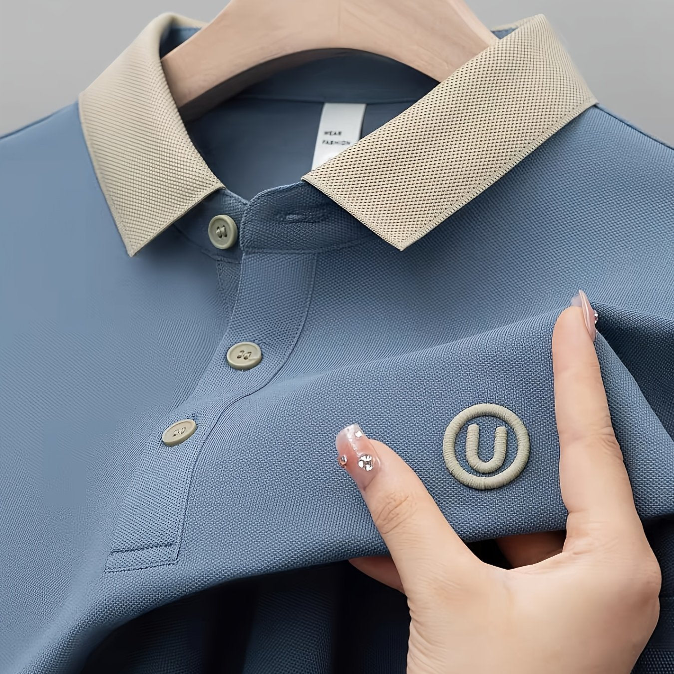 Men's Polo Shirt with Contrast Collar and Embroidery – Fashionable Casual Look