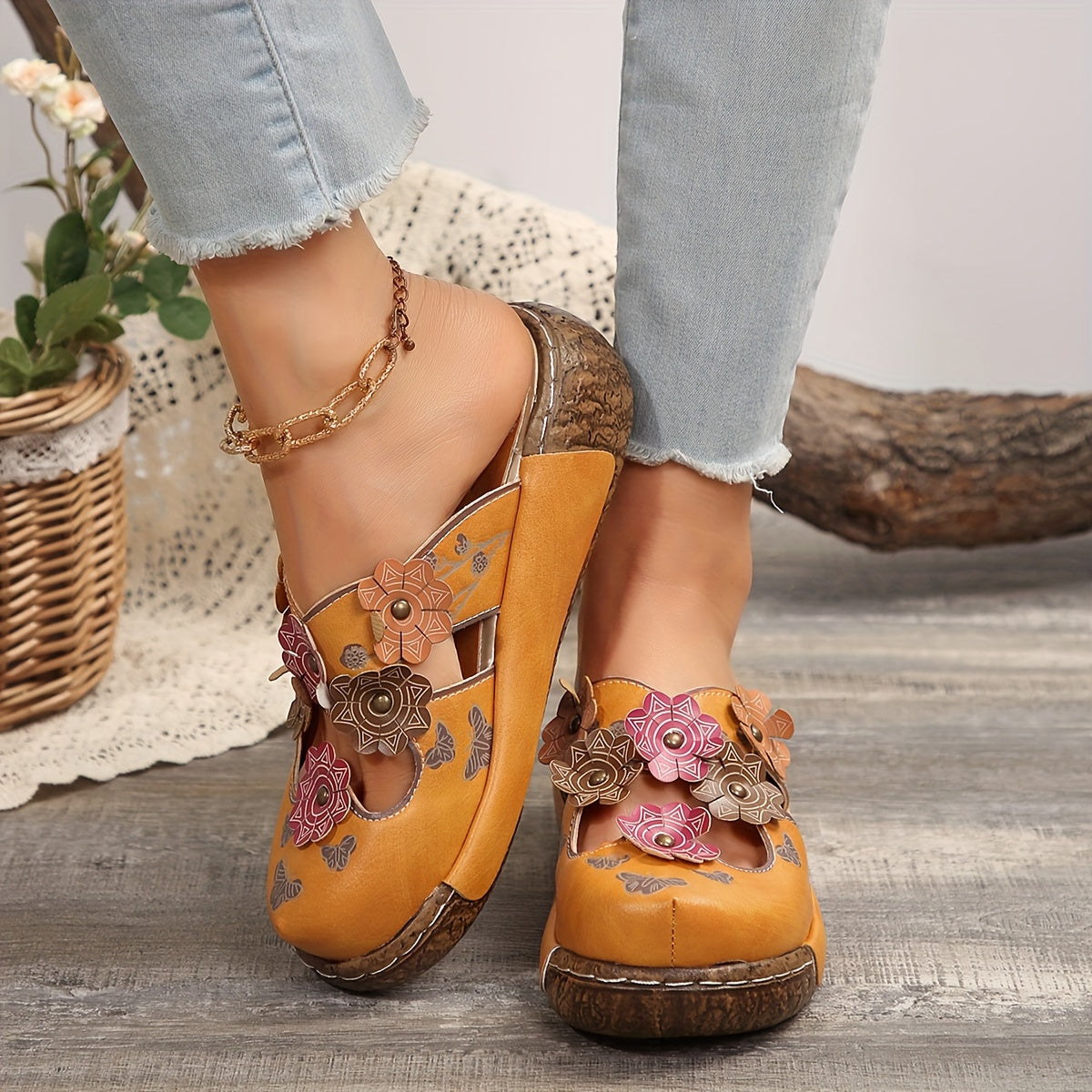 Women's Comfortable Wedge Heel Clogs with Flower Appliqué – Casual Boho Slip-On Shoes