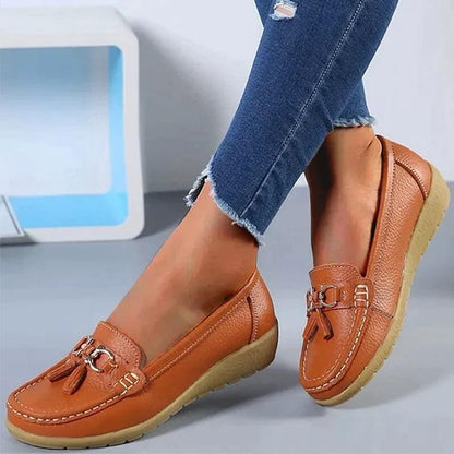 Women's moccasins comfort slip-ons with tassel for everyday and office use