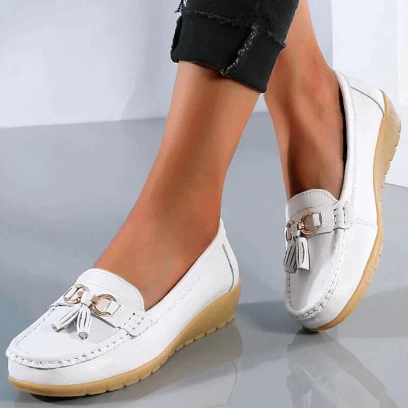 Women's moccasins comfort slip-ons with tassel for everyday and office use
