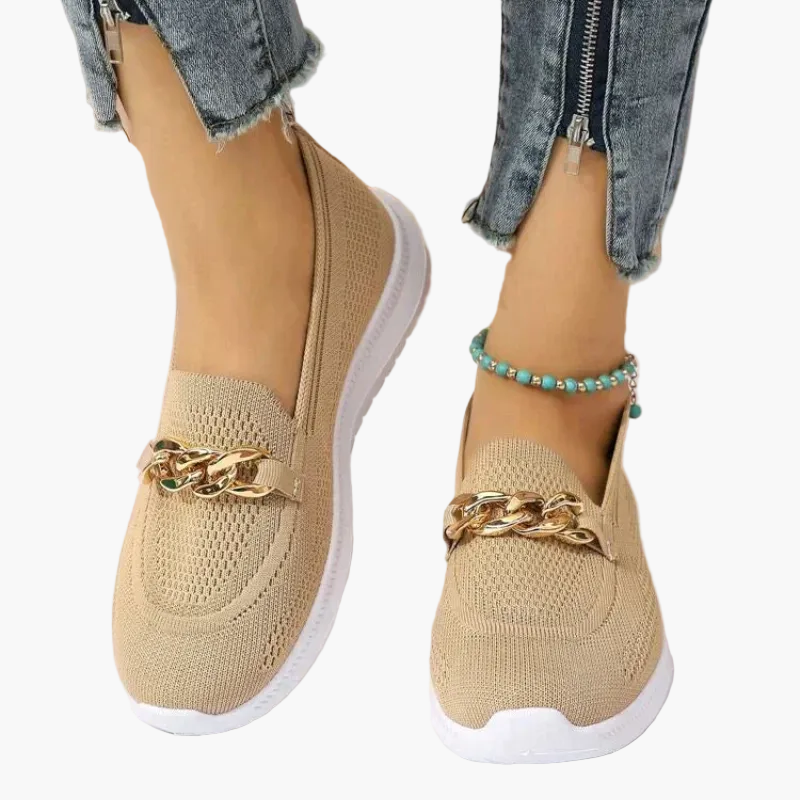 Women's Comfortable Slip-on Shoes with Chain Decoration – Fashionable Slip-ons for Everyday and Leisure Use