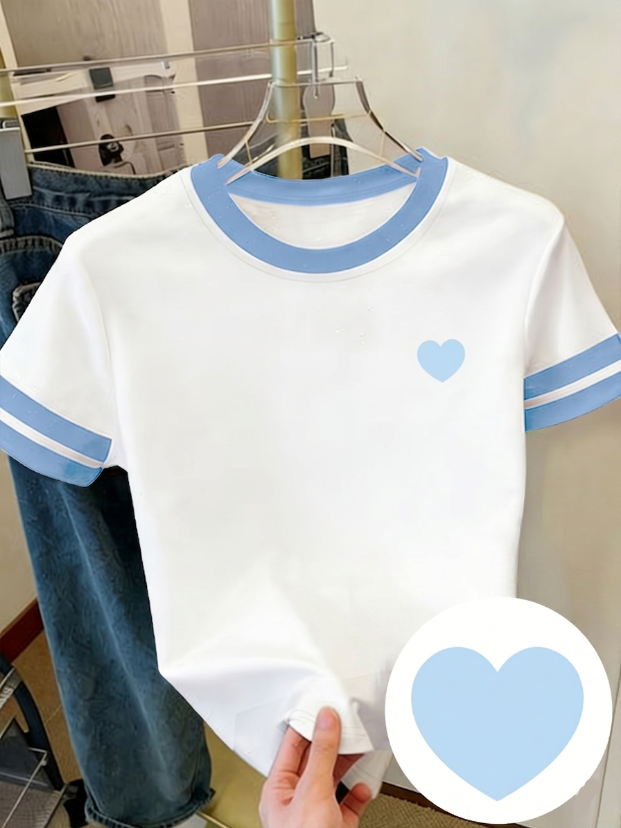 Damen T-Shirt mit Herz-Print und Kontraststreifen – Modisches Freizeitshirt für Frühling und Sommer