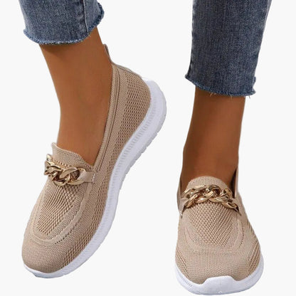 Women's Comfortable Slip-on Shoes with Chain Decoration – Fashionable Slip-ons for Everyday and Leisure Use