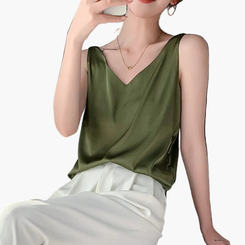 Women's top with V-neck – Elegant basic for everyday and office, modern sleeveless blouse top